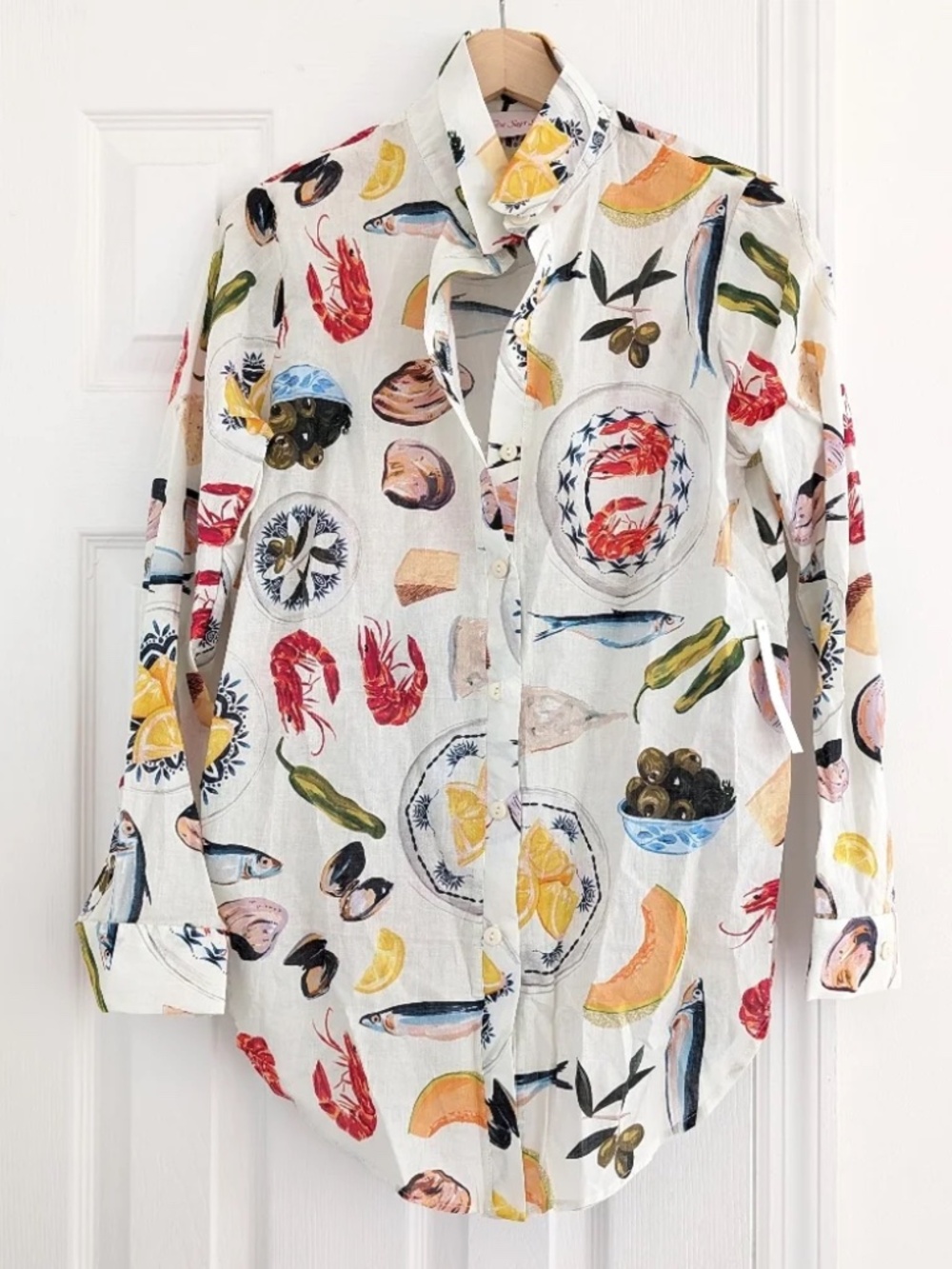 Lisa Says Gah Tapas Collection Button Down Top
